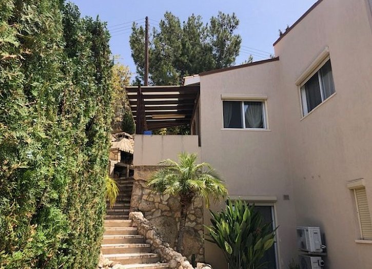 Villa with unobstracted sea views on the hills of Paphos