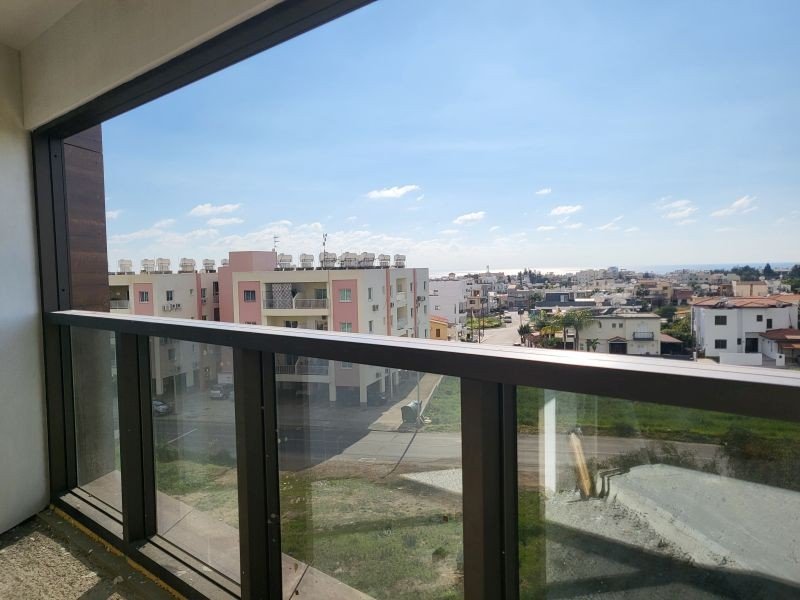 Townhouse with roof terrace with sea views