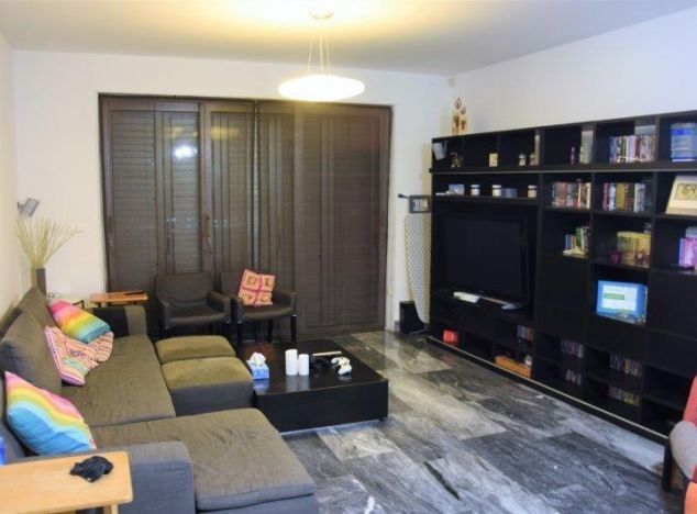 Villa on large plot with sea views in Paphos