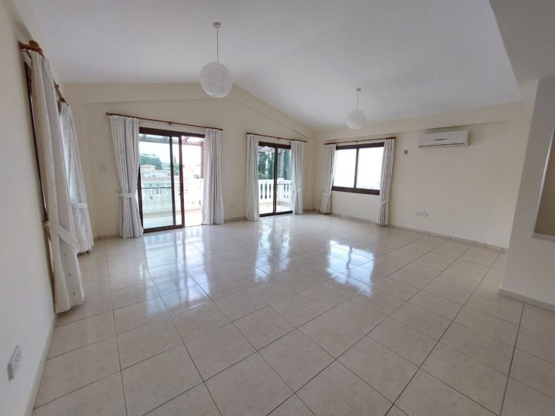 Geräumige Villa mit Meer-&Bergblick in Paphos