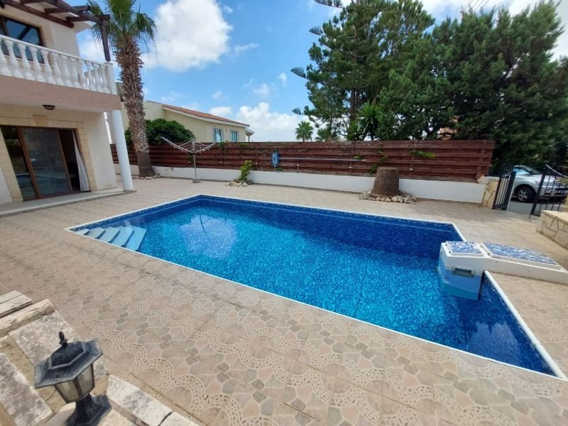 Geräumige Villa mit Meer-&Bergblick in Paphos