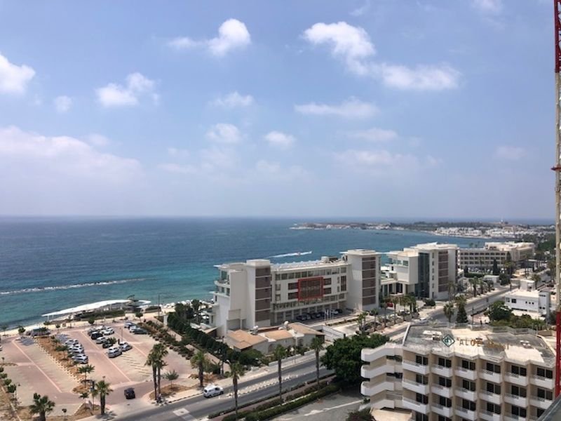 Flat in 5* resort on beach