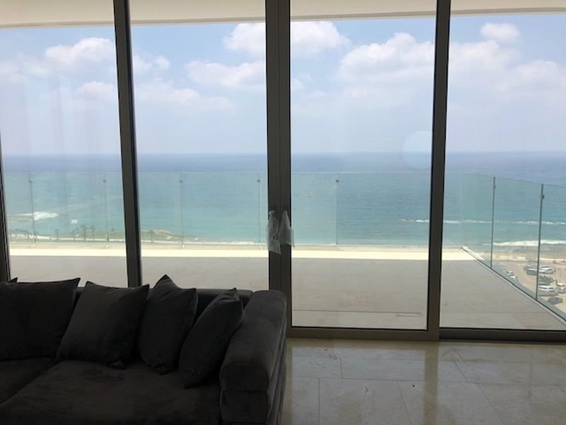 Flat in 5* resort on beach