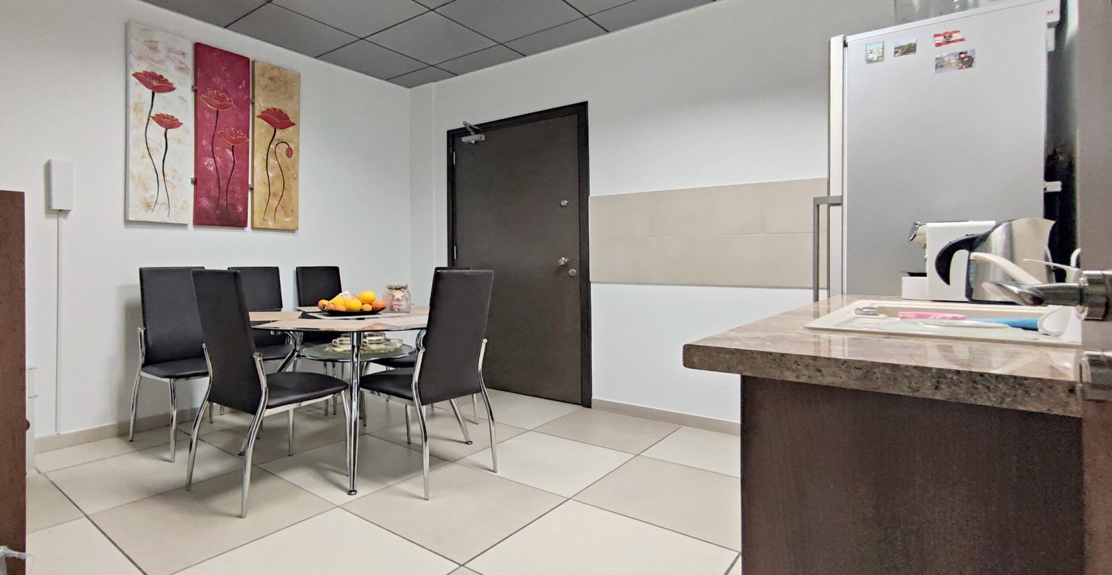 Büro in einem modernen Geschäftszentrum in der Stadt