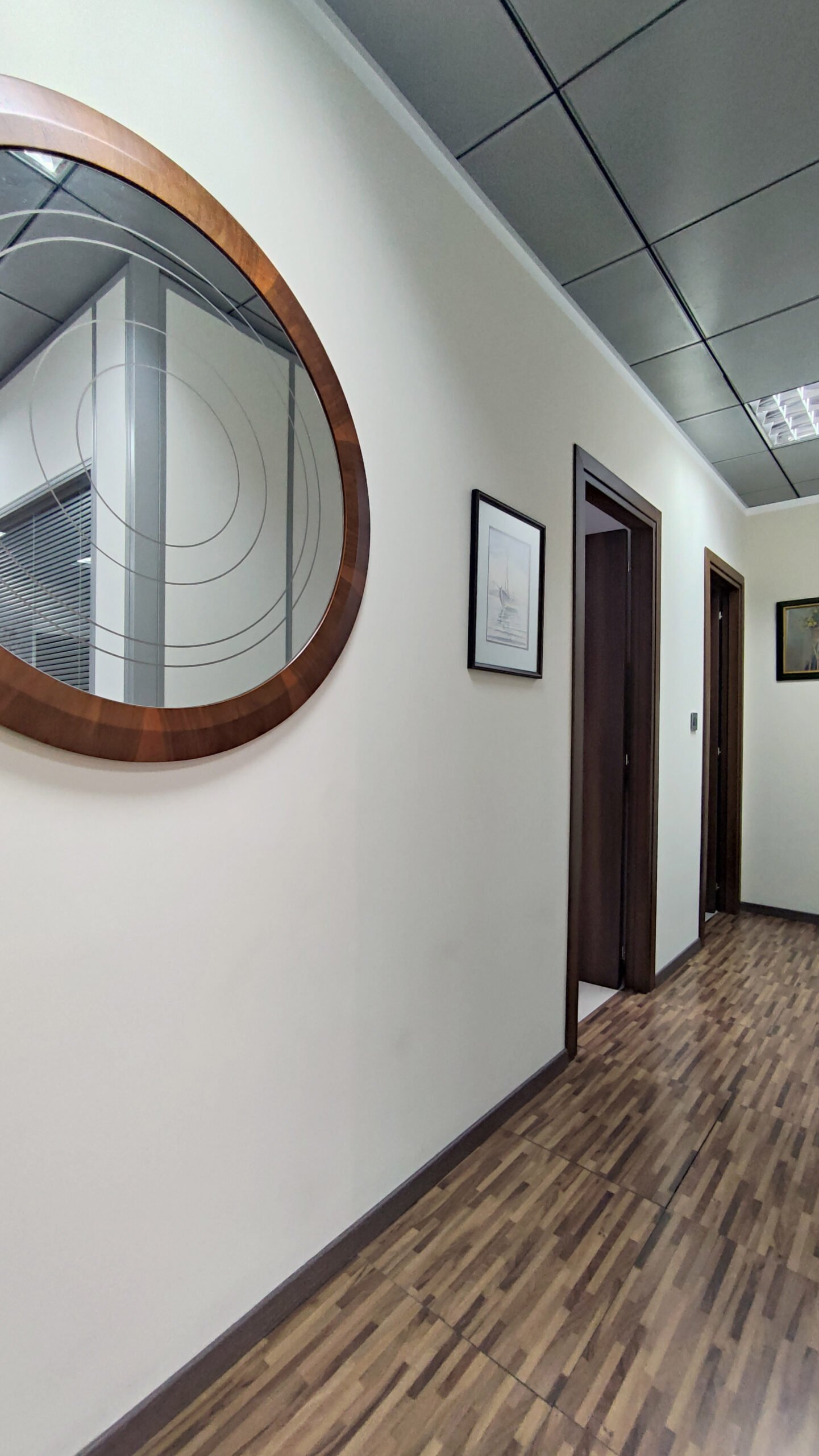 Büro in einem modernen Geschäftszentrum in der Stadt
