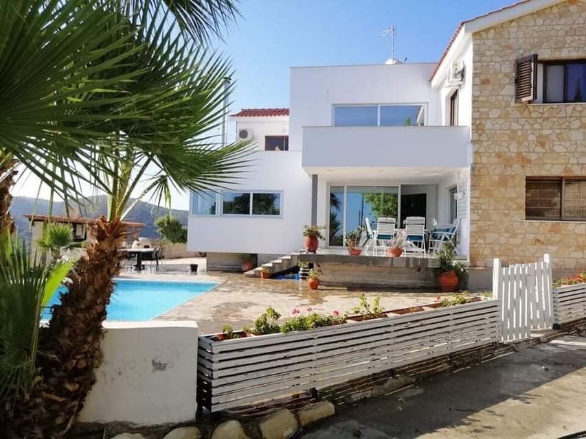 Villa with unobstructed sea views in Paphos.