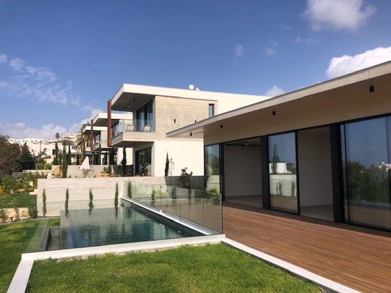 Ultra-moderne Villa am Meer