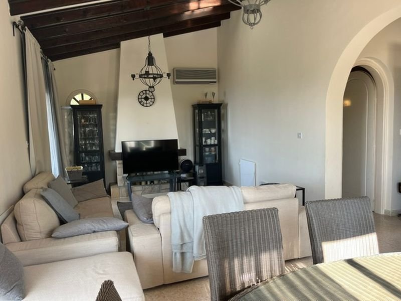 Sea view villa in club resort in Paphos
