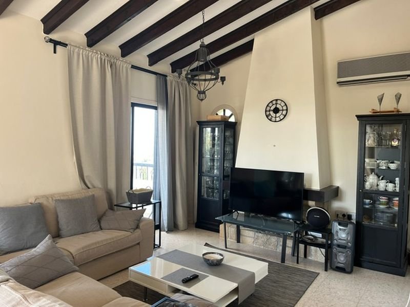 Sea view villa in club resort in Paphos