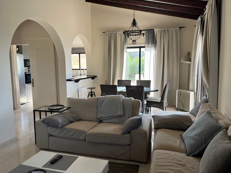 Sea view villa in club resort in Paphos