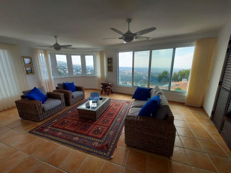 Spacious villa with unobstructed sea views on big plot in Paphos