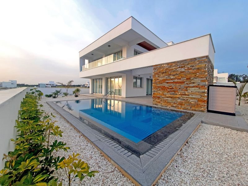 Moderne Küstenvilla in turistarea Paphos