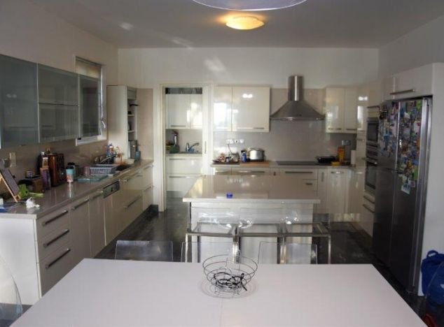 Villa on large plot with sea views in Paphos