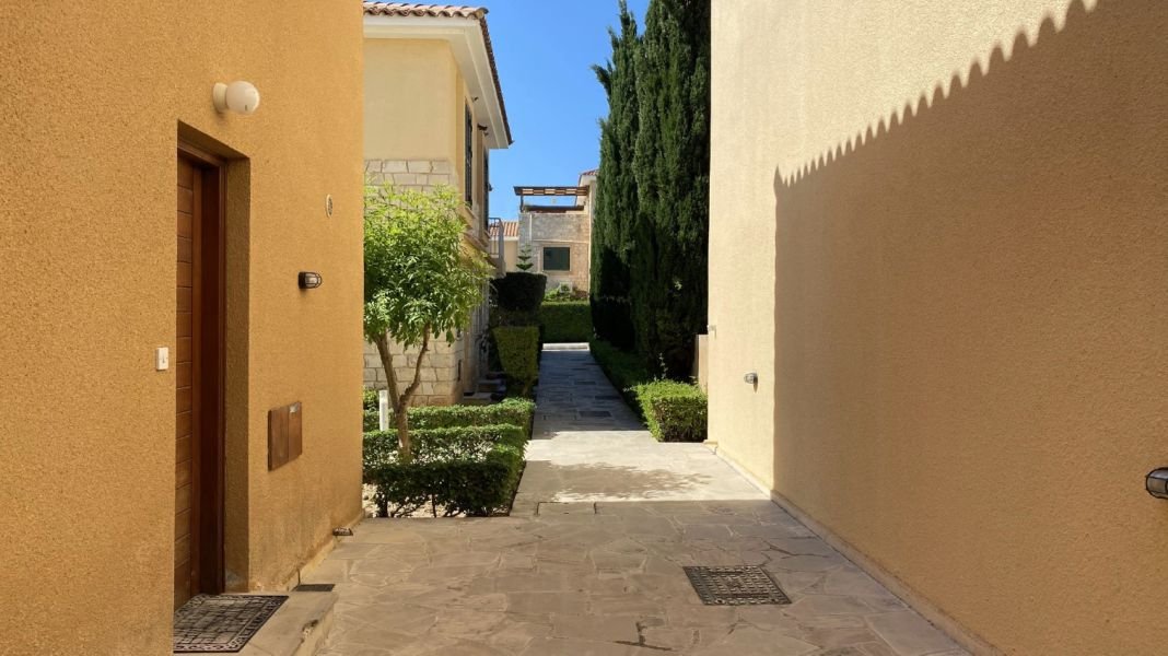 Townhouse in tourist area close to sea