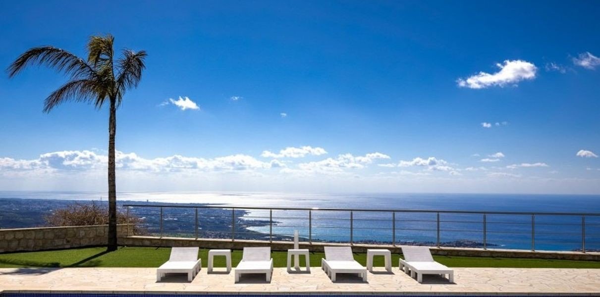 Residenz mit Panoramablick aufs Meer in Paphos