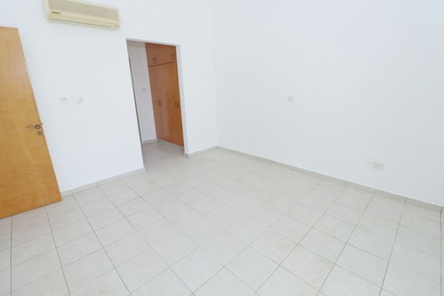 Geräumige Villa in Paphos auf großem Grundstück in Paphos
