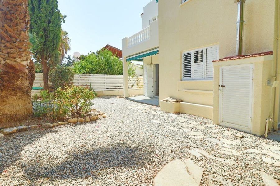 Geräumige Villa in Paphos auf großem Grundstück in Paphos