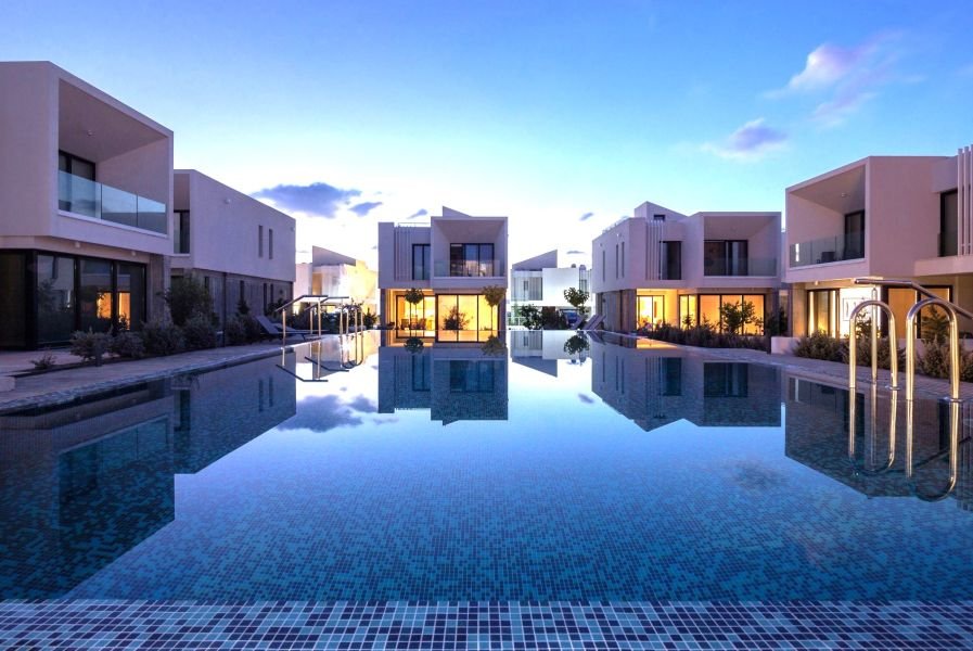 Studio in Contemporary Residential Community