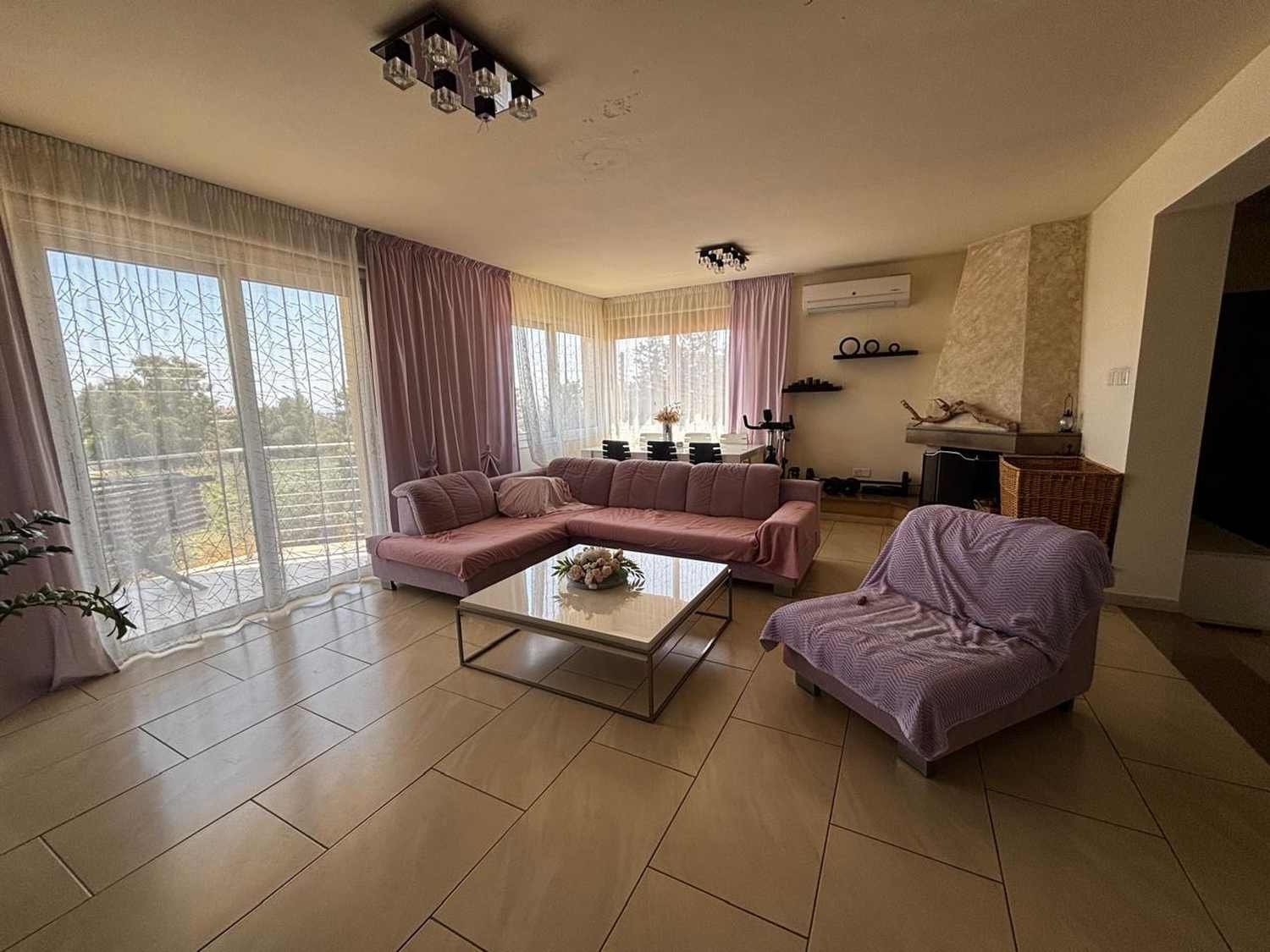 Apartment with Specious Terrace with Sea Views