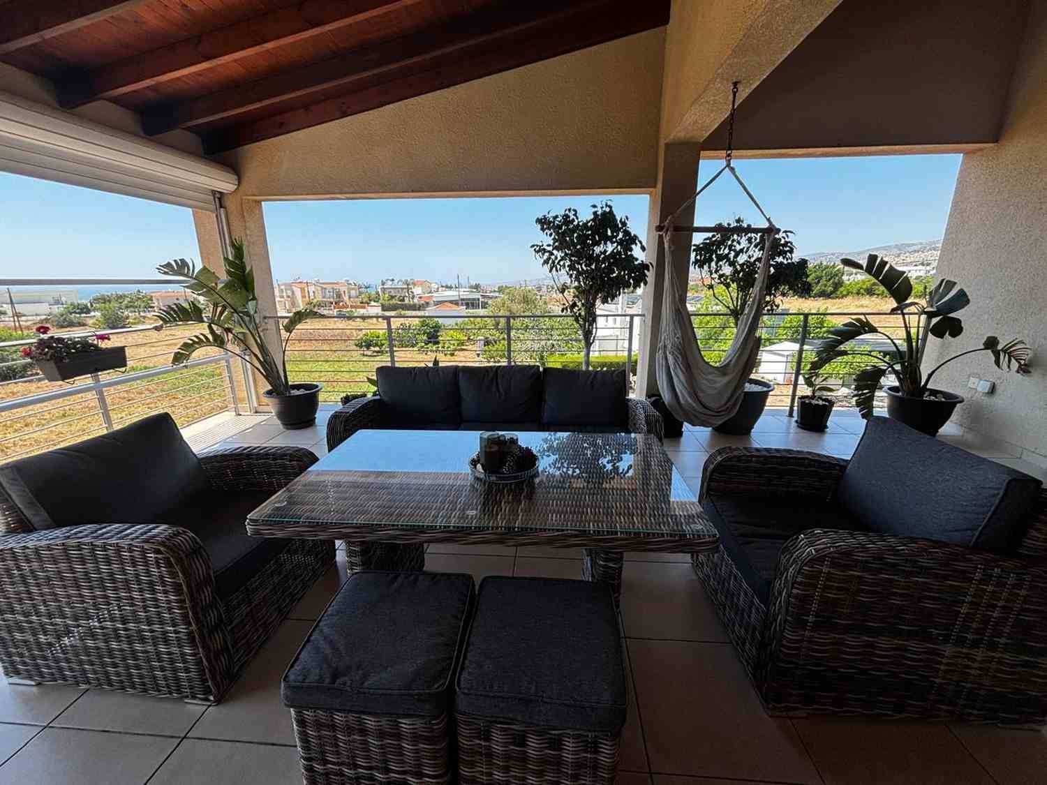 Apartment with Specious Terrace with Sea Views