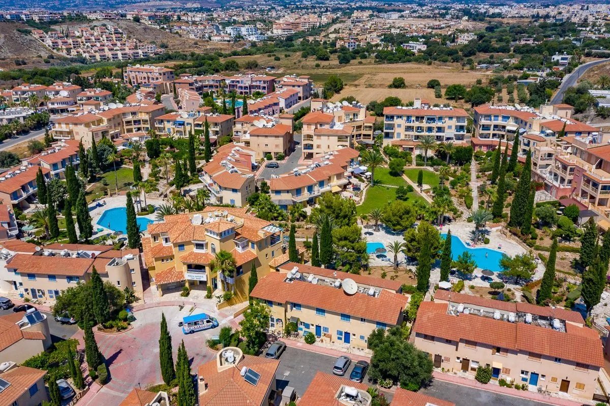 РФ Расчет. Квартира с садиком в Regina Gardens вблизи пляжа
