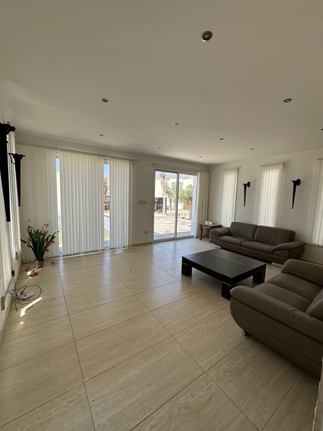 Modern Villa close to Cap St George Resort