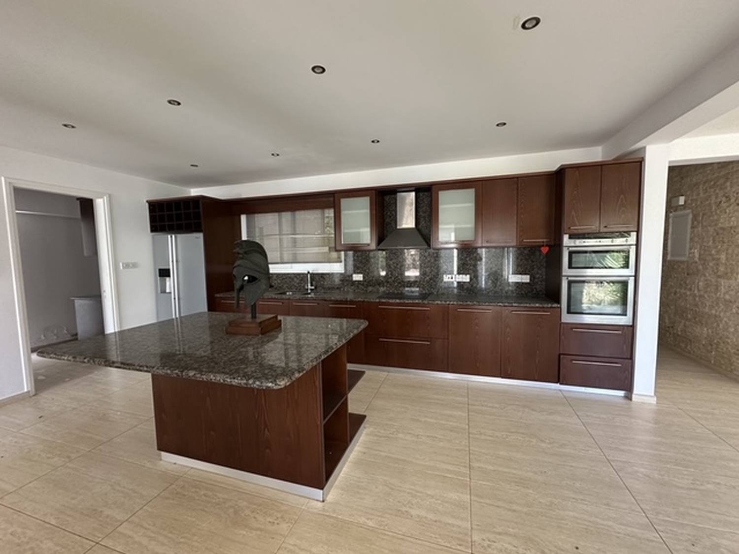 Modern Villa close to Cap St George Resort