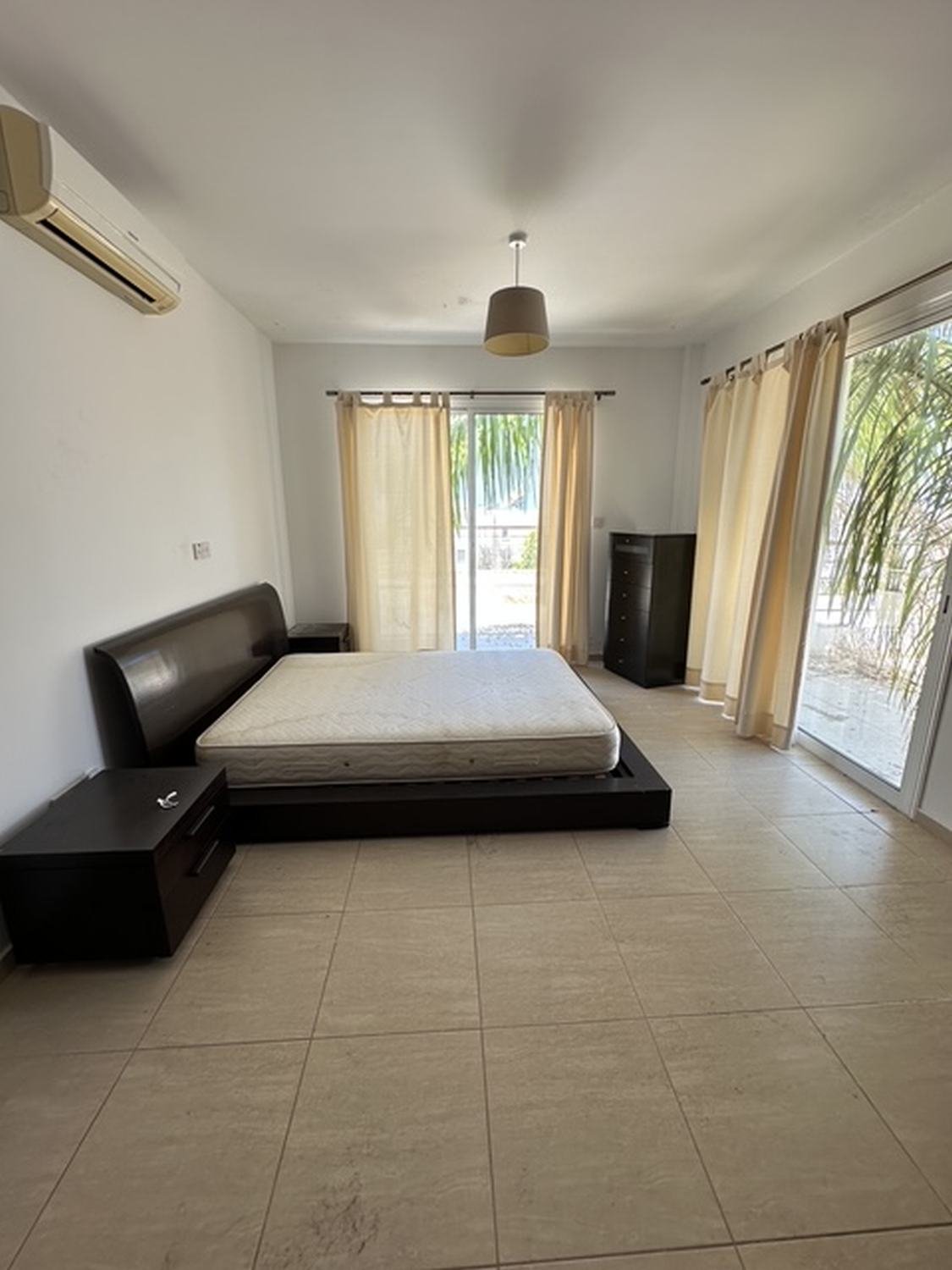 Modern Villa close to Cap St George Resort