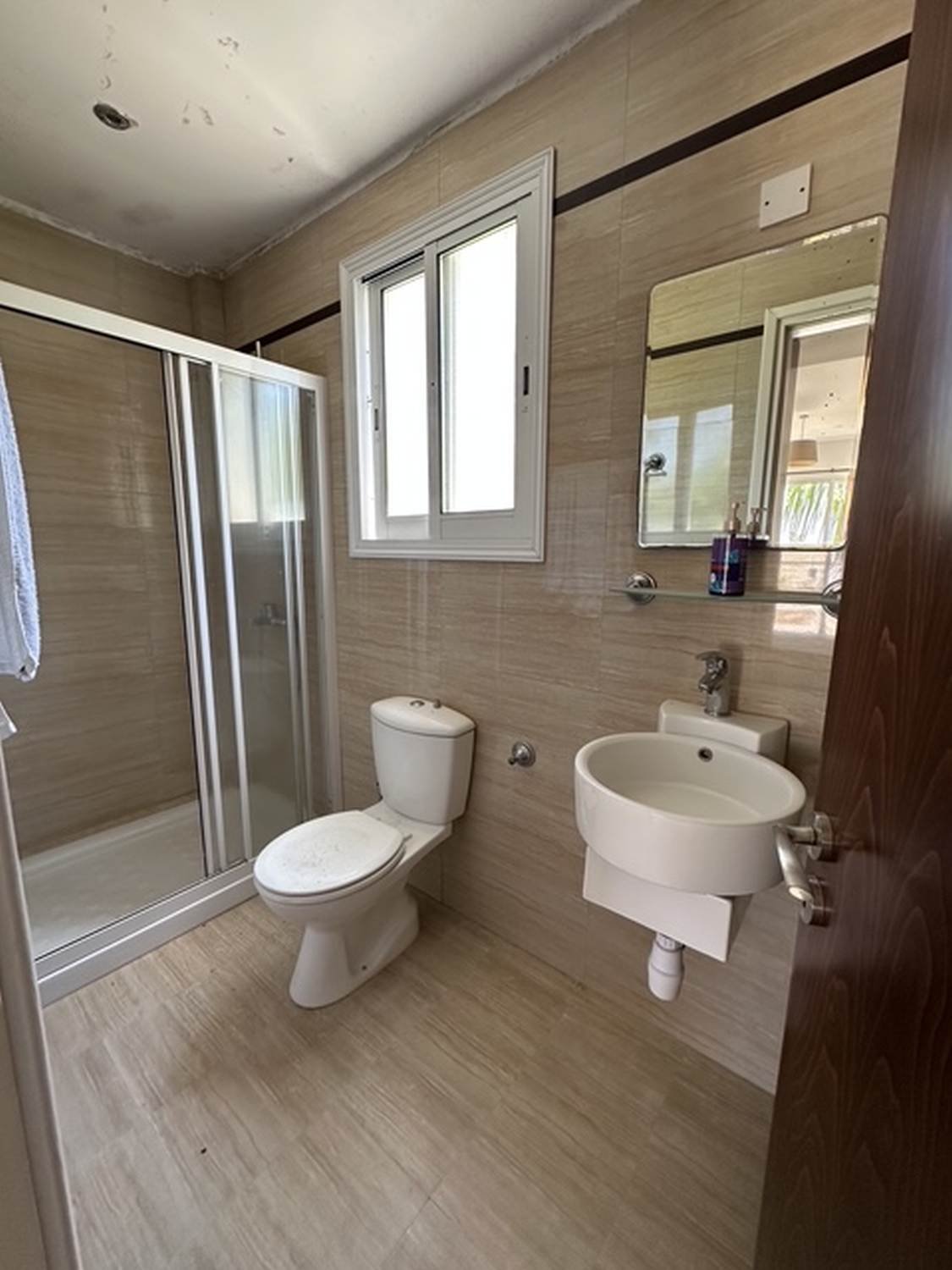 Modern Villa close to Cap St George Resort