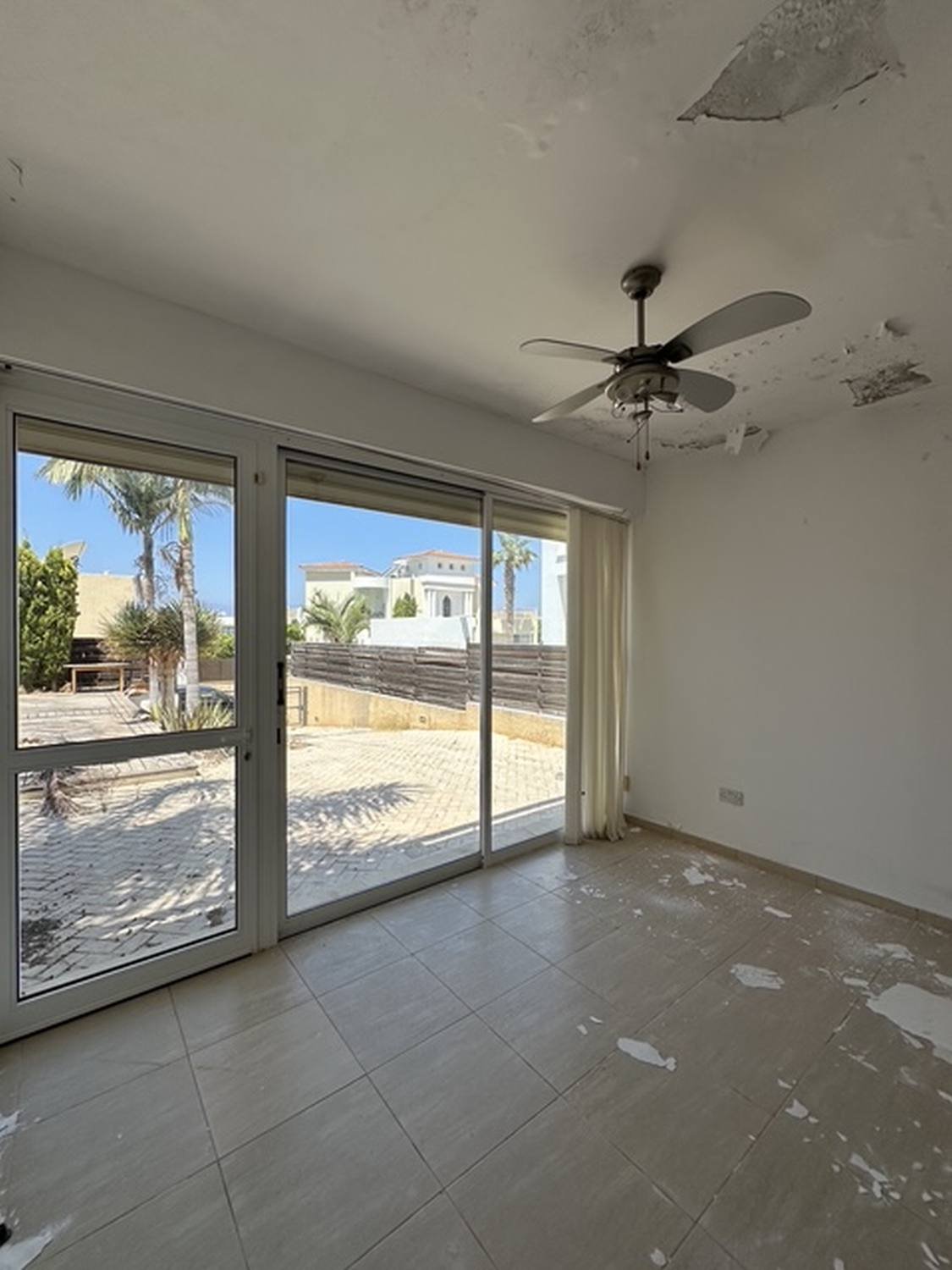 Modern Villa close to Cap St George Resort
