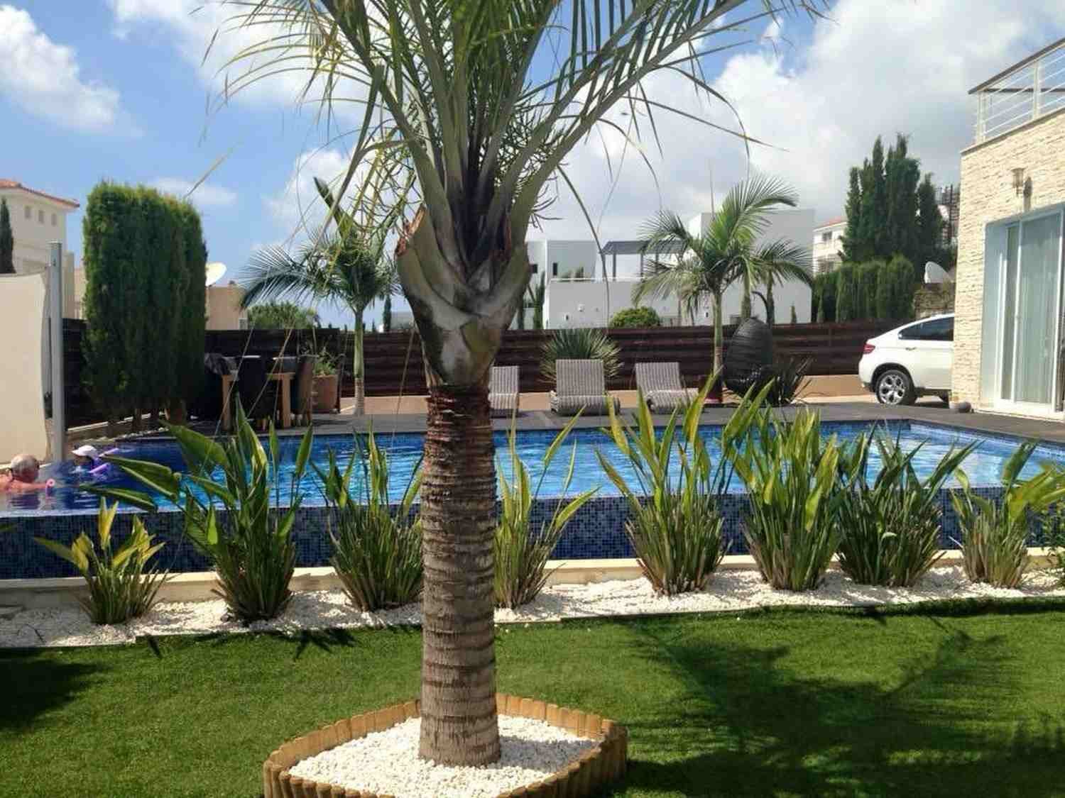 Modern Villa close to Cap St George Resort