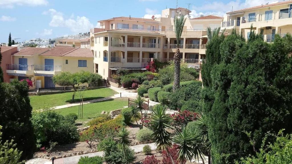 Apartment in Regina Gardens close to Venus Beach