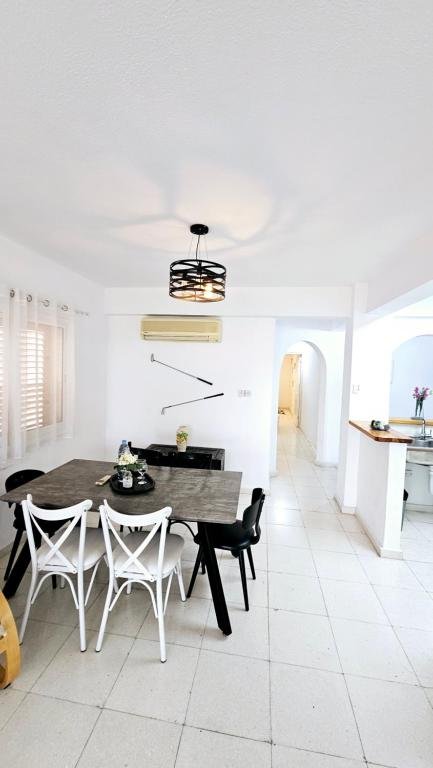 Apartment in Regina Gardens close to Venus Beach