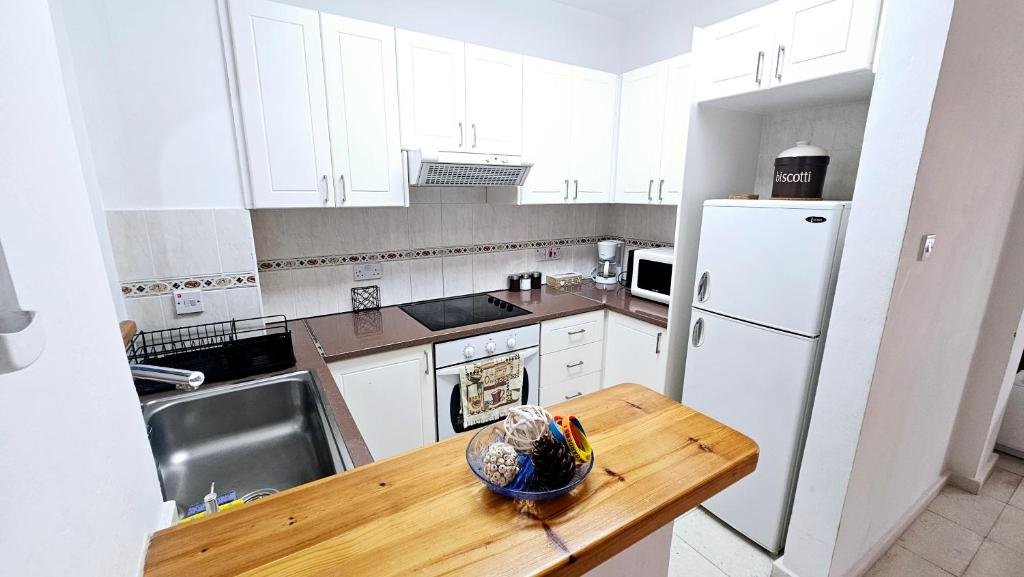 Apartment in Regina Gardens close to Venus Beach