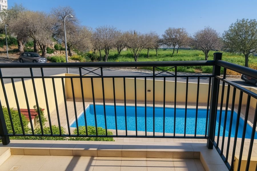 Semi-Detached Townhouse in Universal