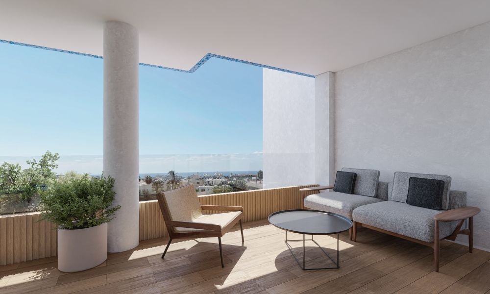 Penthouse with Roof Terrace with Sea Views