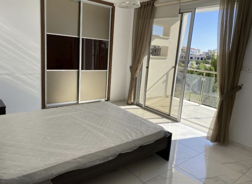 Villa with optional Pool and Roof Terrace with Sea Views