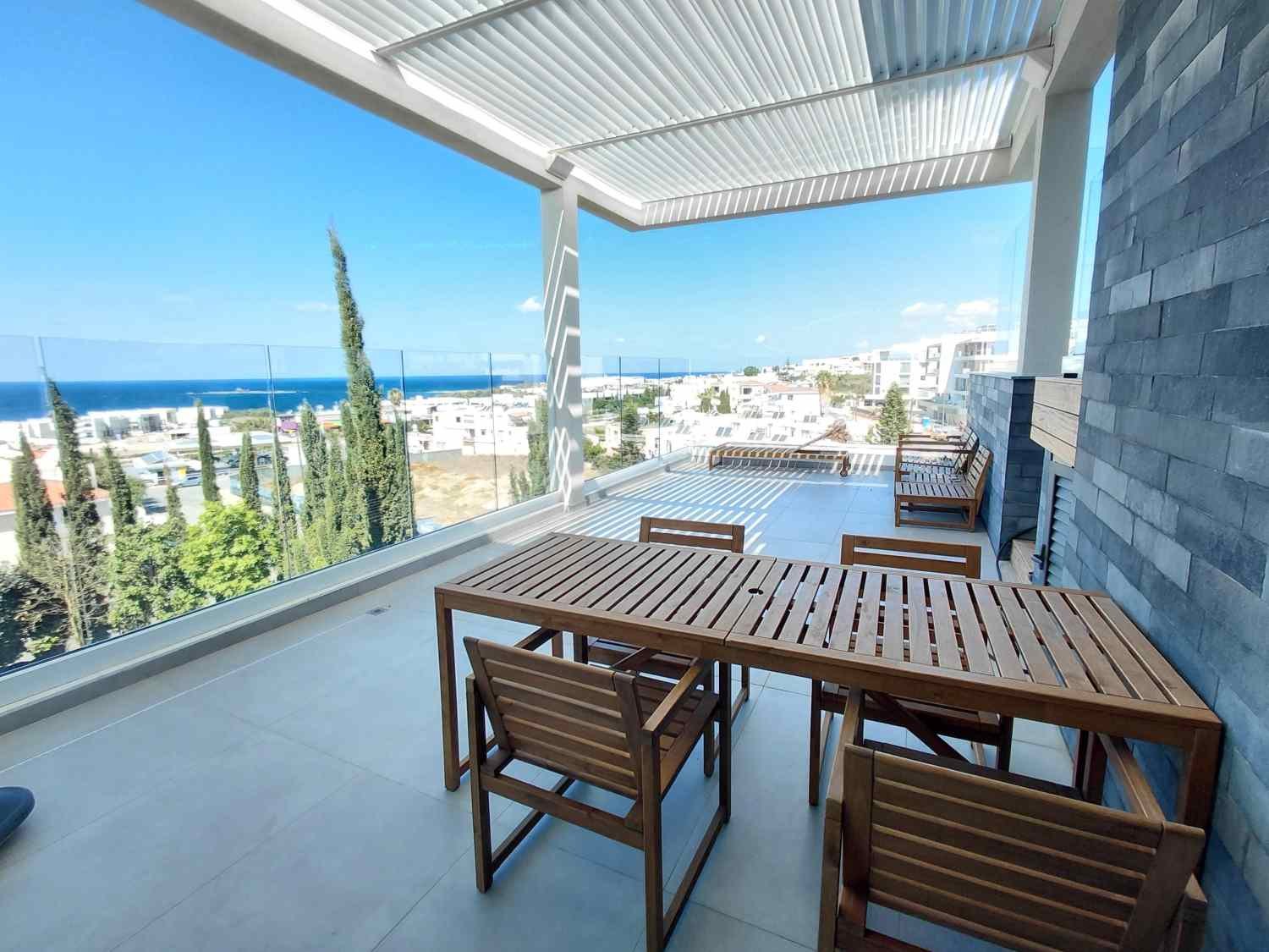 Modern Sea-View Penthouse with Private Pool Near the Beach