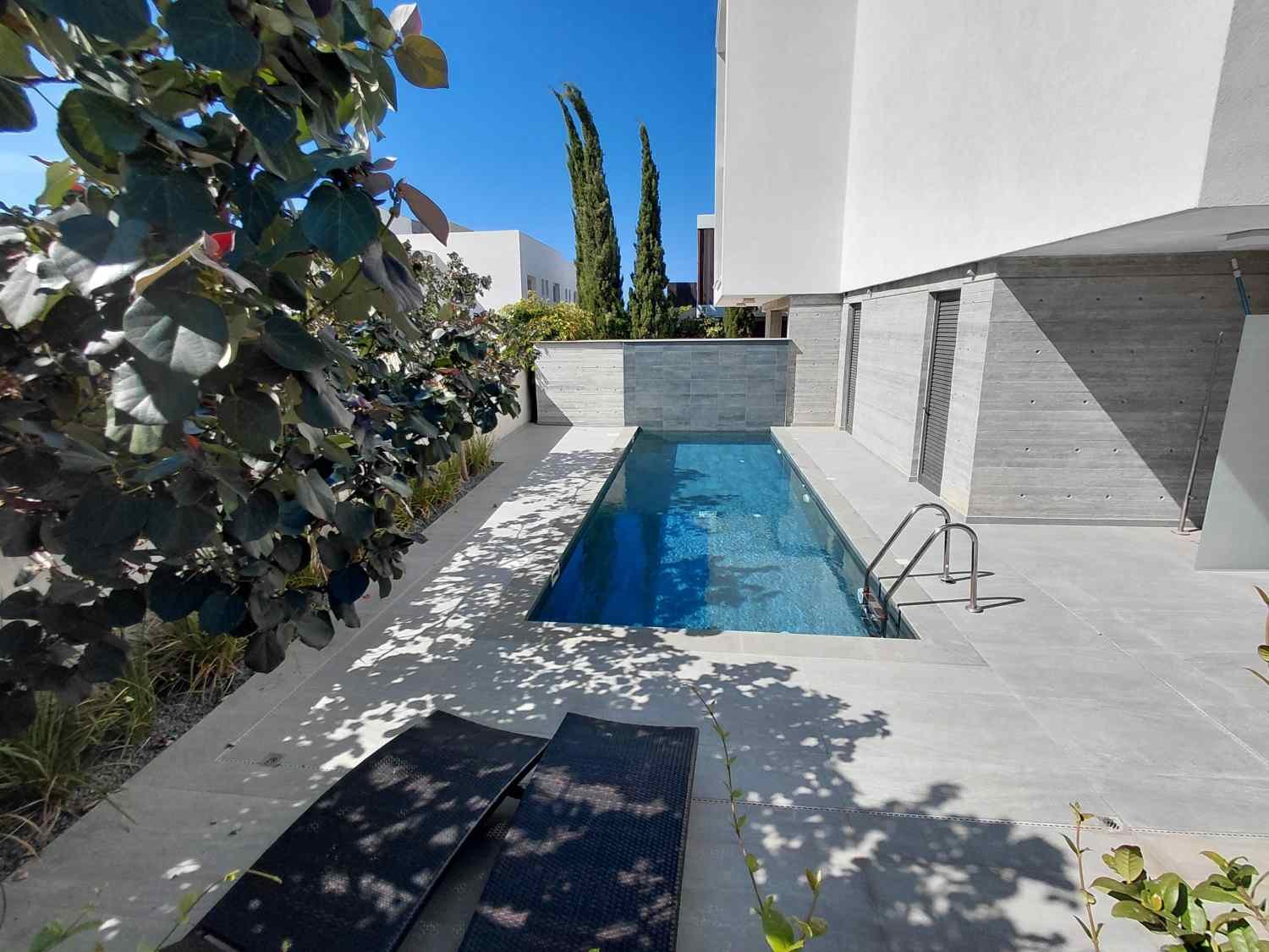 Modern Sea-View Penthouse with Private Pool Near the Beach