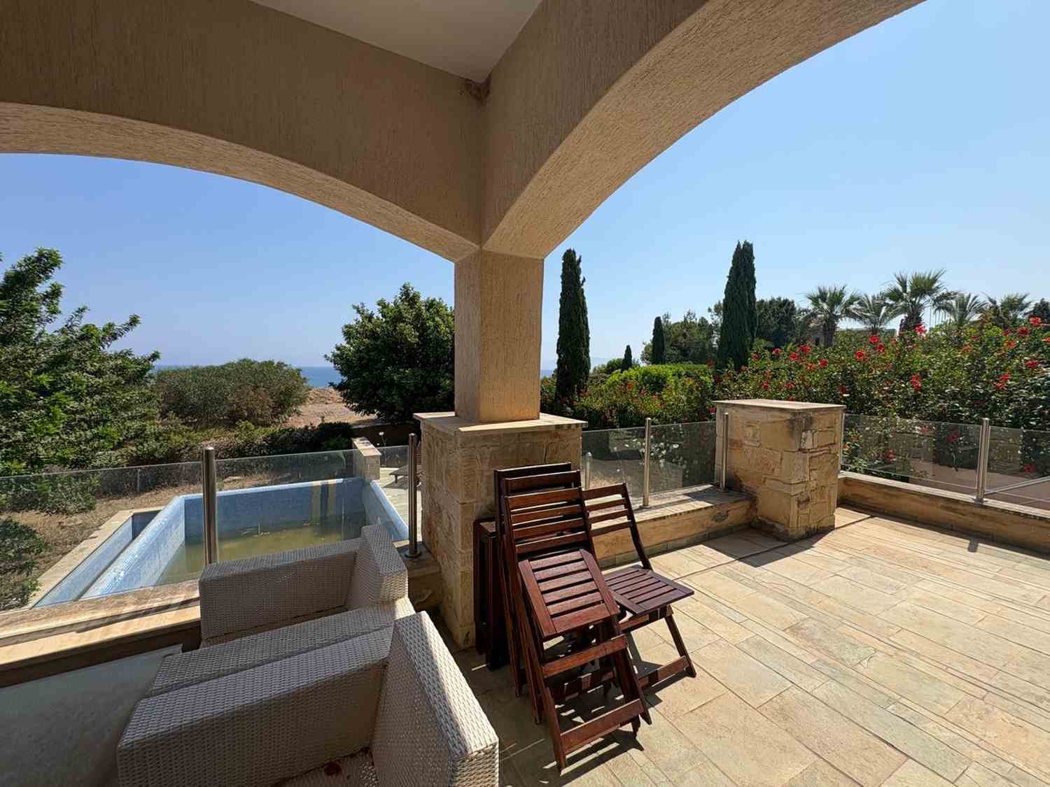Luxury 3 bedroom Villa in Seafront Development