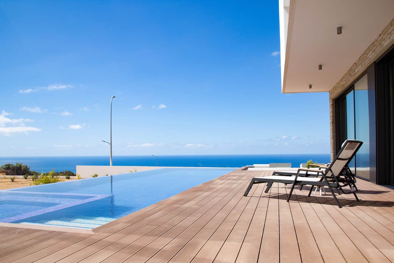 Luxury 3-4 Bedroom Villas with Sea Views
