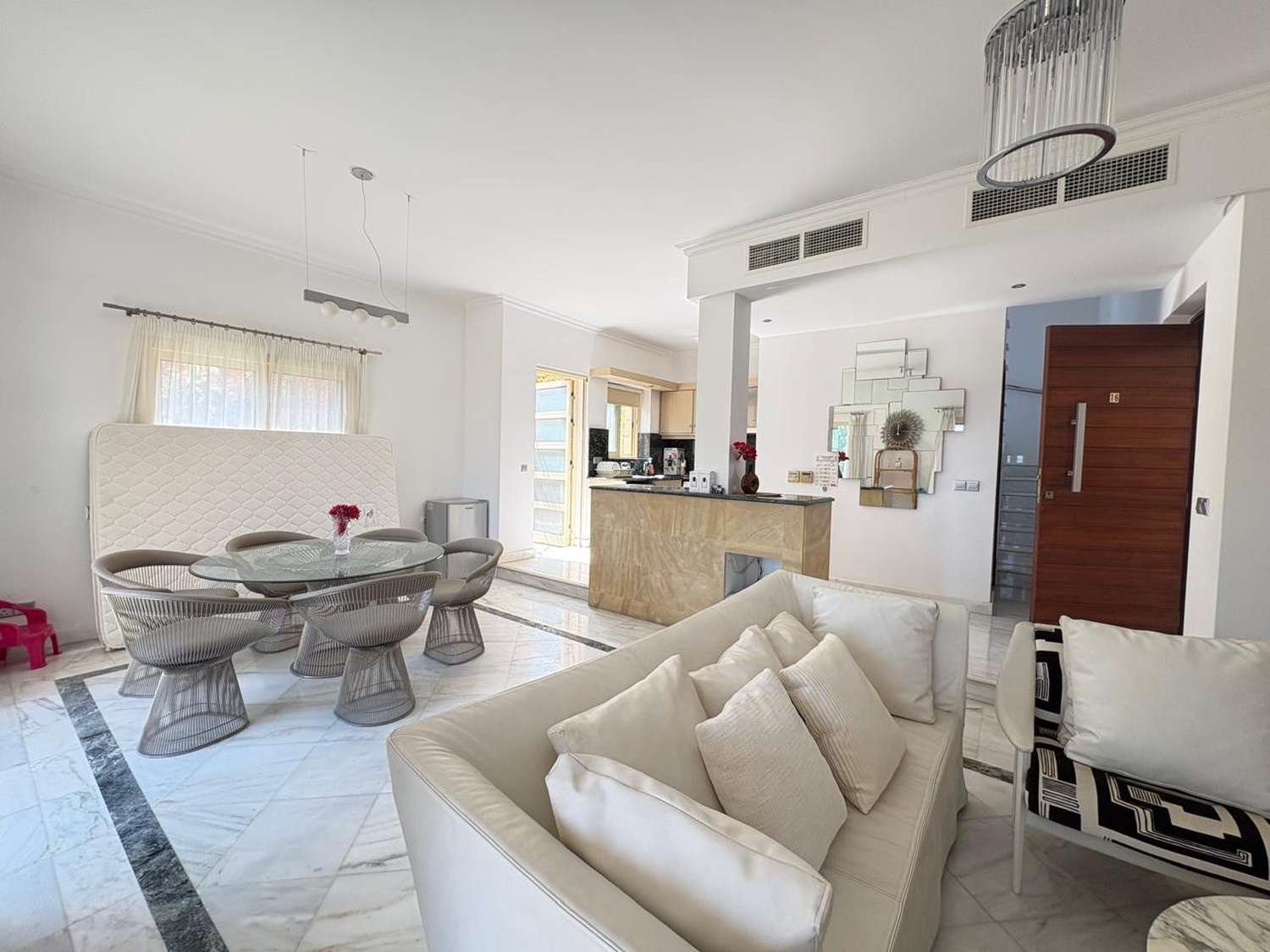 Luxury 3 bedroom Villa in Seafront Development