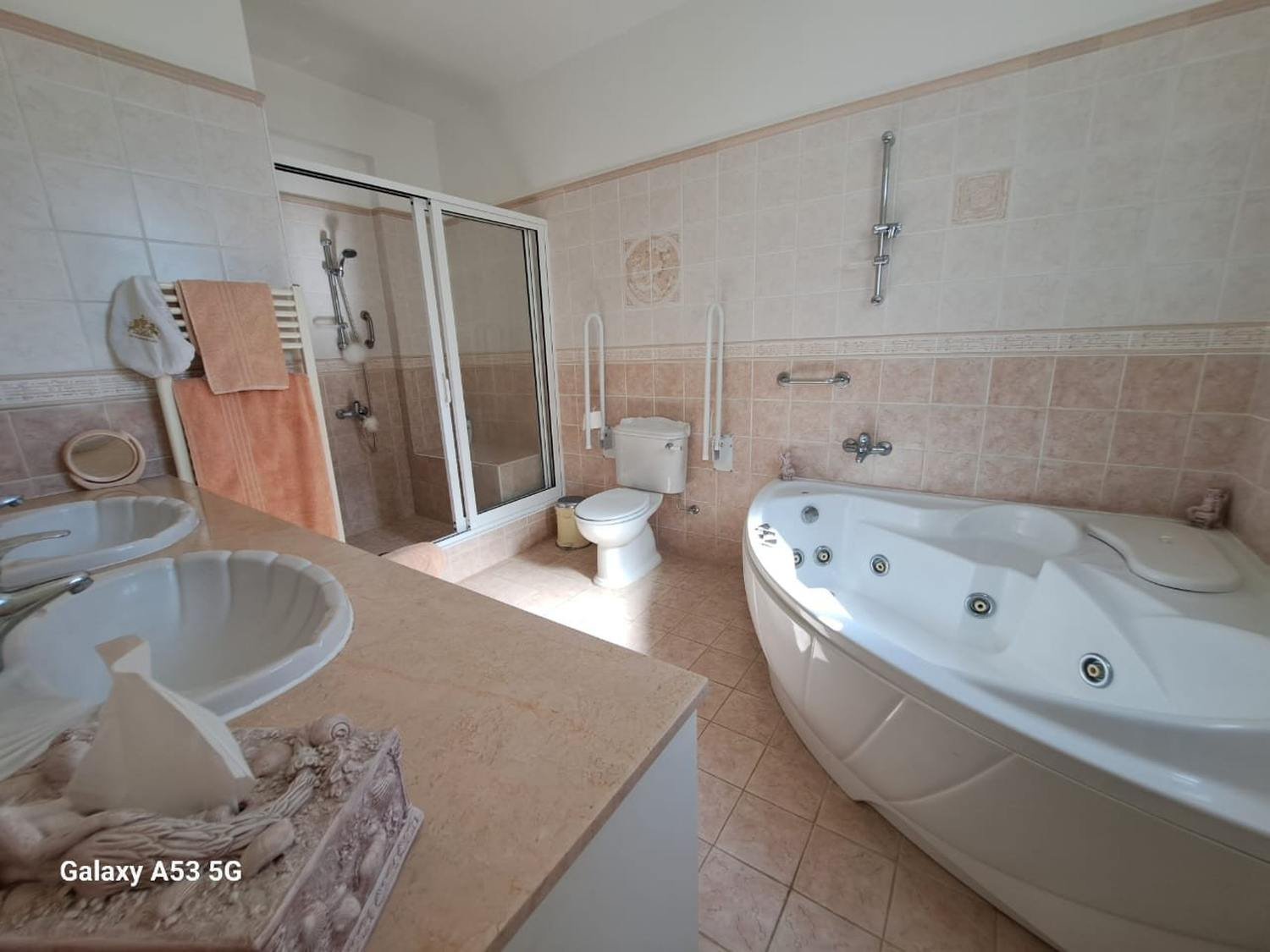 Spacious Two-Unit Villa with Sea Views