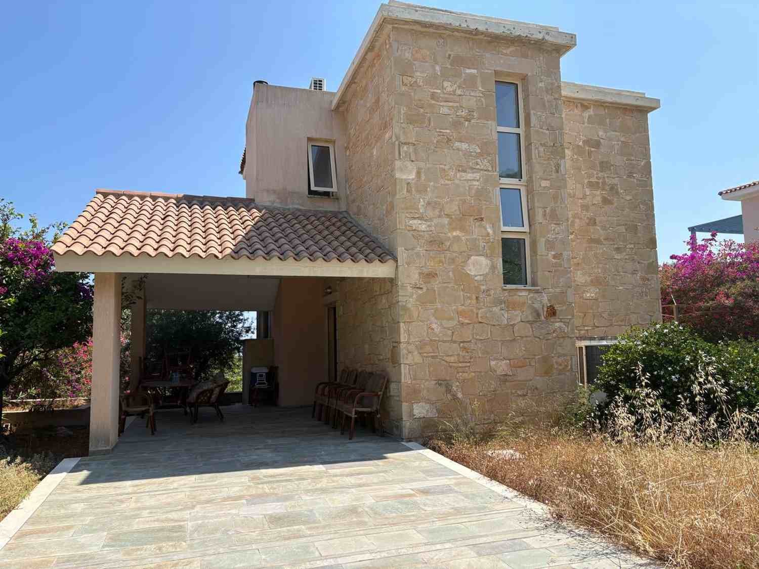 Luxury 3 bedroom Villa in Seafront Development