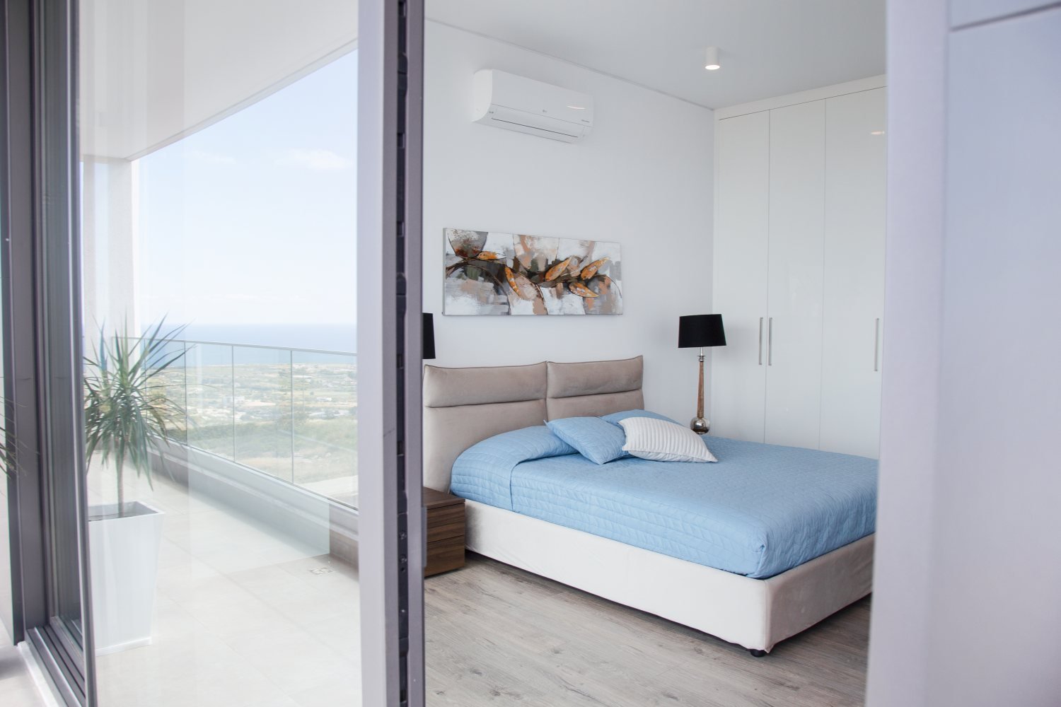 Luxury 3-4 Bedroom Villas with Sea Views