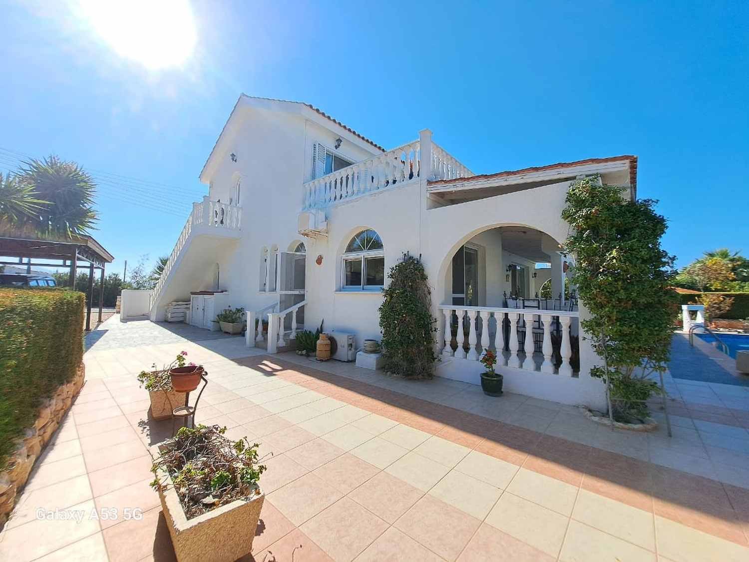 Spacious Two-Unit Villa with Sea Views