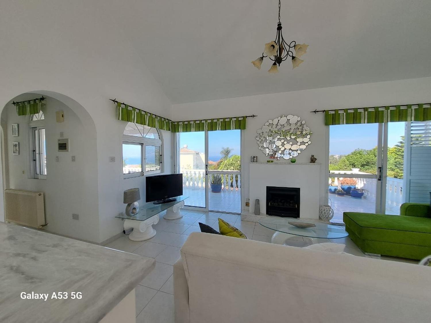 Spacious Two-Unit Villa with Sea Views