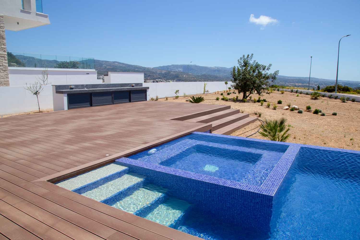 Luxury 3-4 Bedroom Villas with Sea Views