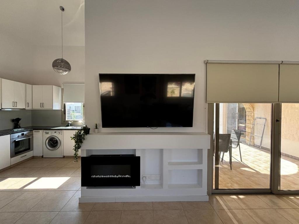 Luxurious 3-Bedroom Villa with Private Pool and Sea Views
