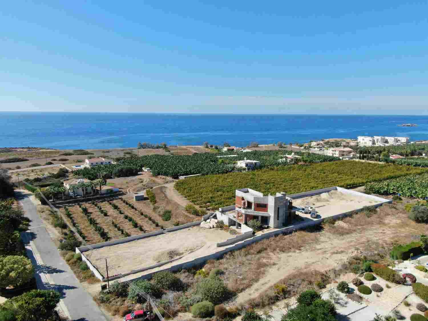 Luxury 5-Bedroom Villa on a Large Plot by the Sea
